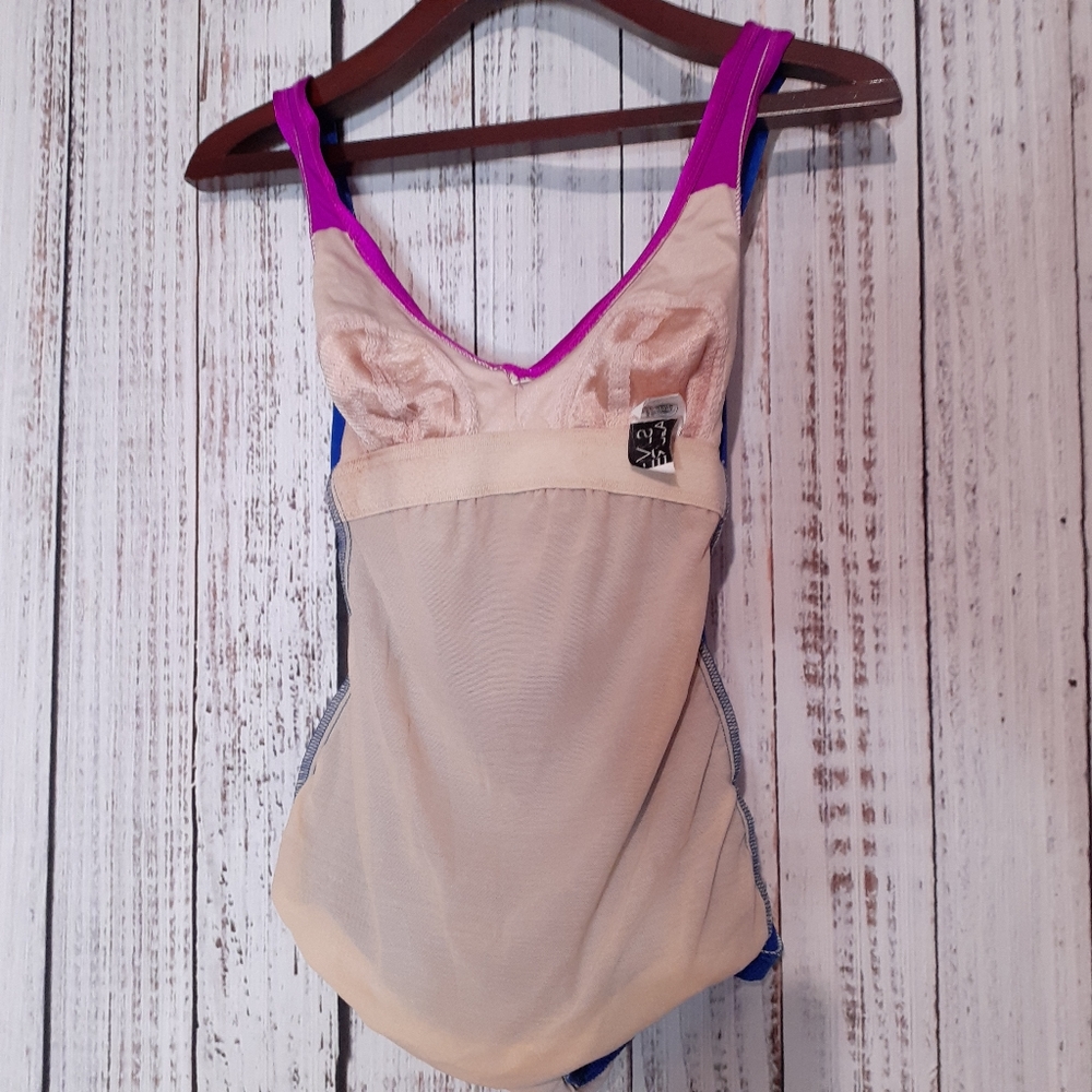 Slim Allure v neck color block swimsuit open back - Picture 9 of 10